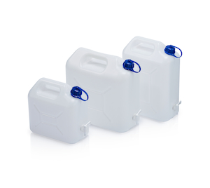 PLASTIC CANISTERS WITH A TAP